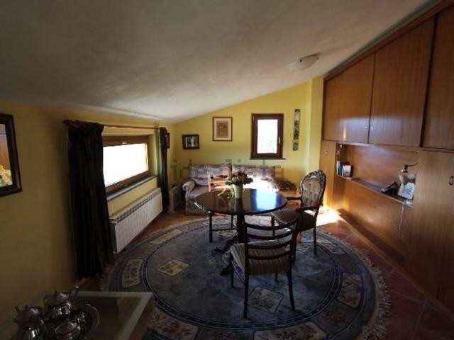 Villetta bifamiliare in vendita di 324 m²
