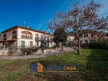 Villetta bifamiliare in vendita di 325 m² in Frazione Valenzani