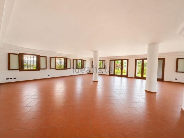 Villetta bifamiliare in vendita di 325 m² in Via G. Garibaldi