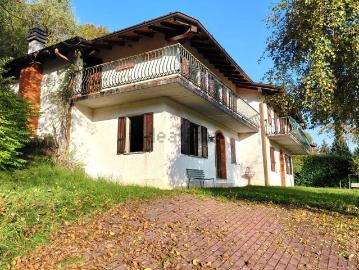 Villetta bifamiliare in vendita di 325 m² in Via Prato Zocchi