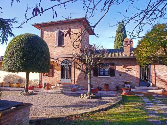 Villetta bifamiliare in vendita di 325 m²