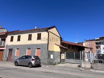 Villetta bifamiliare in vendita di 326 m² in Via XXIII Marzo 1849, 24747