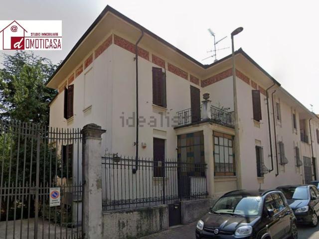 Villetta bifamiliare in vendita di 328 m² in Via Calatafimi, 28