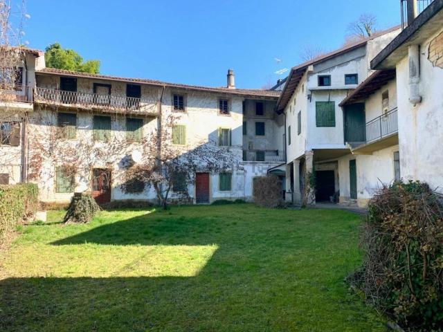 Villetta bifamiliare in vendita di 328 m²