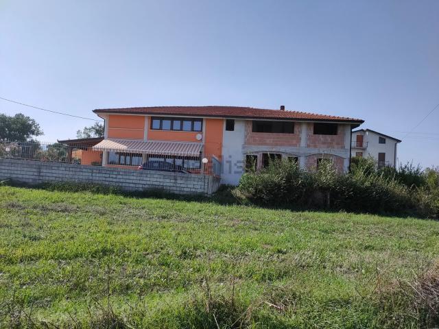 Villetta bifamiliare in vendita di 329 m² in Via san vitale