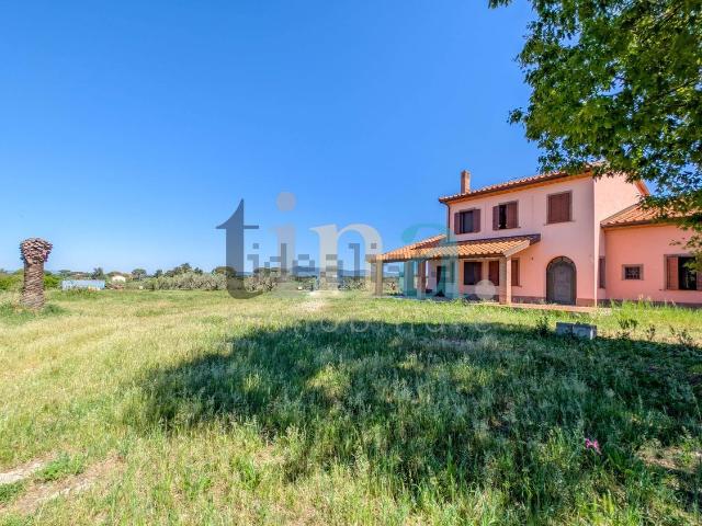 Case e ville in vendita di 333 m² in Via del Paratino