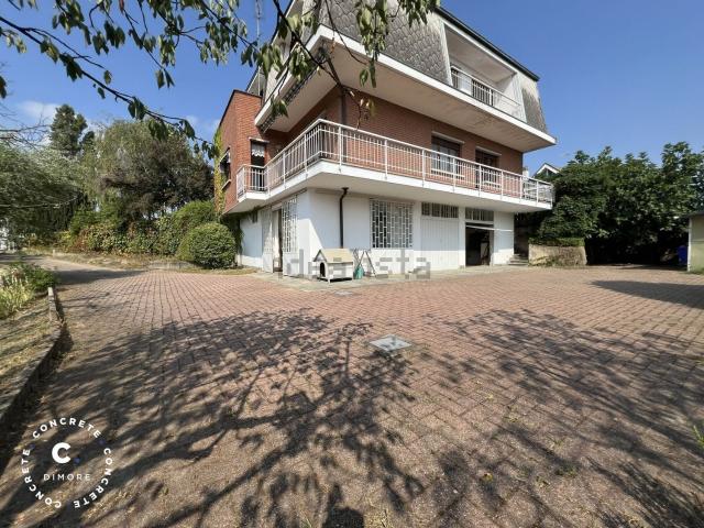 Villetta bifamiliare in vendita di 330 m² in Strada Pino Torinese, 37