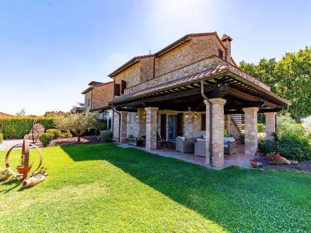 Villetta bifamiliare in vendita di 330 m² in Via Adolfo Venturi, 65