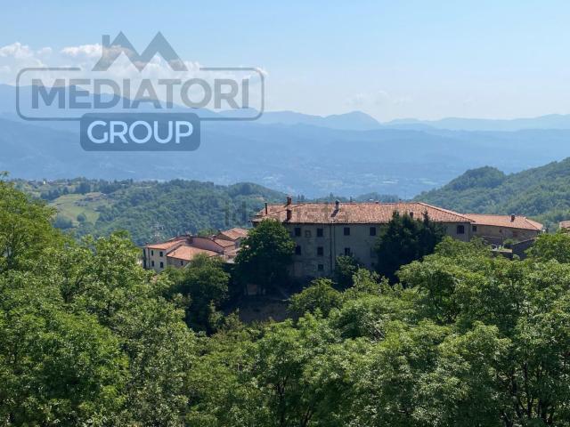 Villetta bifamiliare in vendita di 330 m² in Via Alcide Rossi