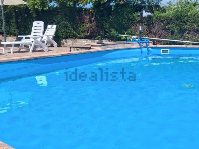 Villetta bifamiliare in vendita di 330 m² in Via Armando Diaz