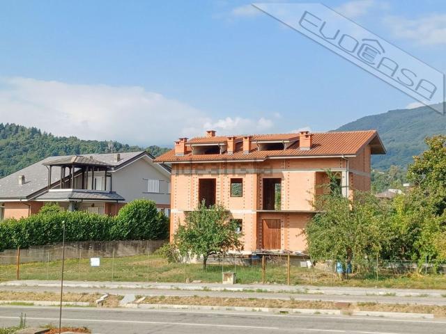 Villetta bifamiliare in vendita di 330 m² in Via Bagnolo, 27