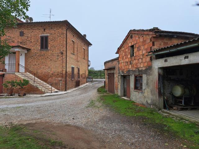 Villetta bifamiliare in vendita di 330 m² in Via delle Caselle