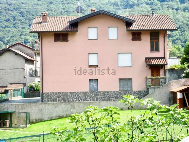 Villetta bifamiliare in vendita di 330 m² in Via Gromo