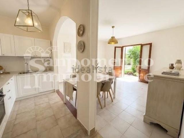 Villetta bifamiliare in vendita di 330 m² in Via Renato Fucini, 2