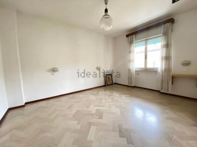 Villetta bifamiliare in vendita di 330 m² in Viale Bologna