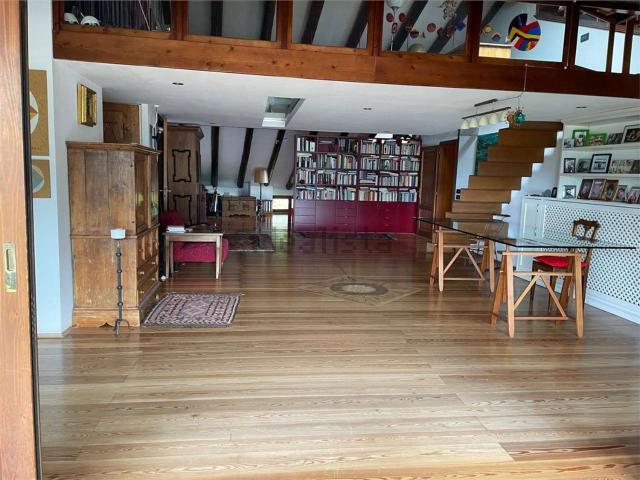 Villetta bifamiliare in vendita di 330 m²