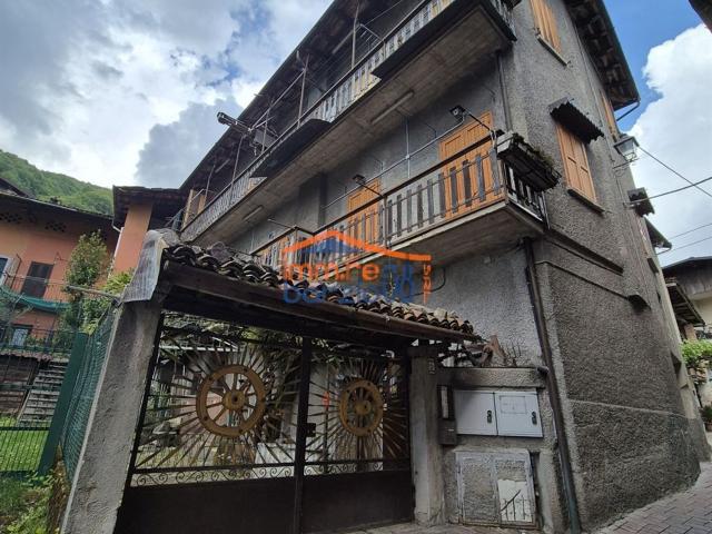 Villetta bifamiliare in vendita di 330 m²