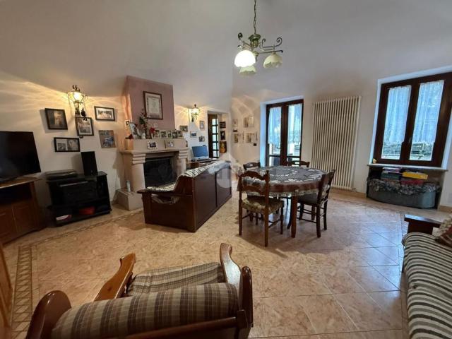 Villetta bifamiliare in vendita di 331 m² in Via Sant&apos Anna, 46