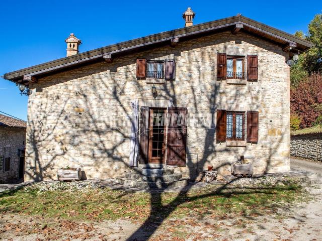 Villetta bifamiliare in vendita di 337 m² in Vicolo Monticello, 84