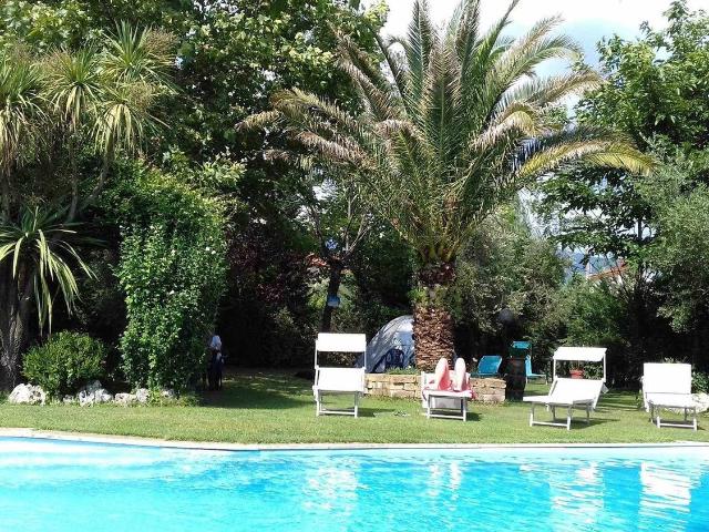Villetta bifamiliare in vendita di 337 m²