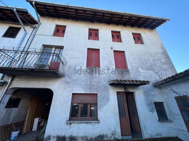 Villetta bifamiliare in vendita di 334 m² in Via Liguria, 231