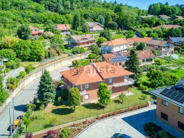 Villetta bifamiliare in vendita di 334 m² in Via San Rocco, 10