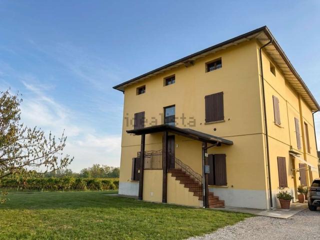 Villetta bifamiliare in vendita di 384 m²