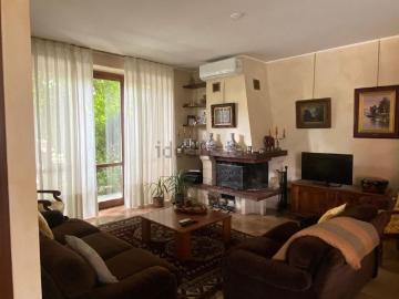 Villetta bifamiliare in vendita di 338 m² in Via Lorenzo Bernini, 40