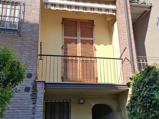 Villetta bifamiliare in vendita di 443 m² in Via Nova
