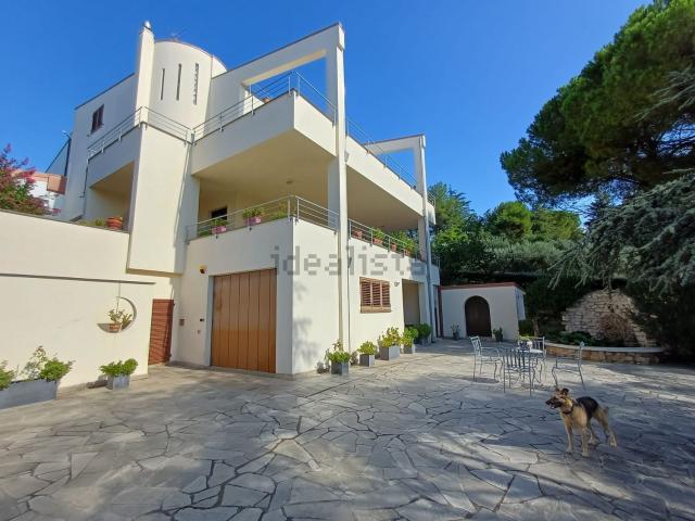 Villetta bifamiliare in vendita di 440 m² in Frazione Candia, 120