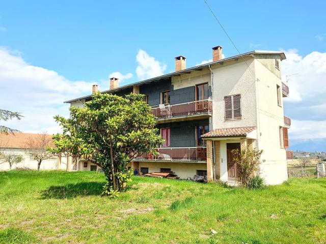 Villetta bifamiliare in vendita di 440 m² in Località Casale