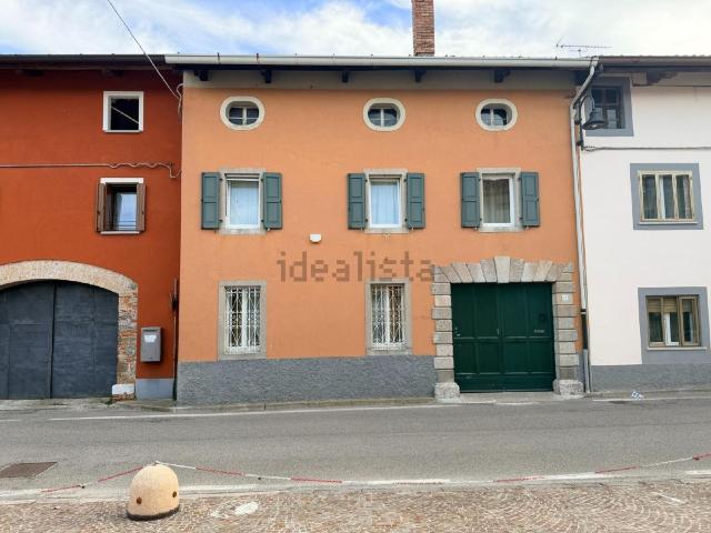 Villetta bifamiliare in vendita di 446 m² in Via San Daniele