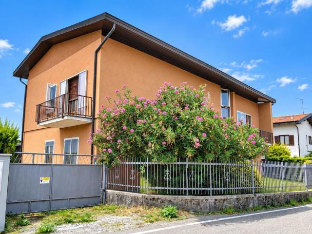 Villetta bifamiliare in vendita di 450 m² in Contrada Mulini, 14