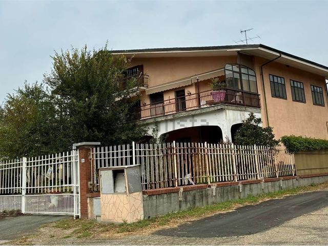 Villetta bifamiliare in vendita di 450 m² in Strada Antica di Francia, 25
