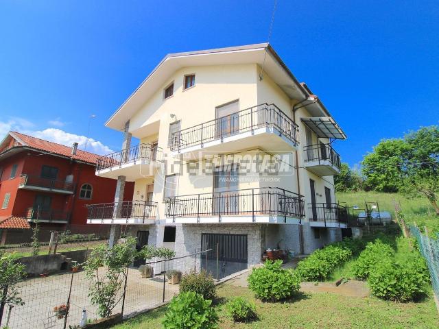 Villetta bifamiliare in vendita di 450 m² in Strada Robé Giusta, 123