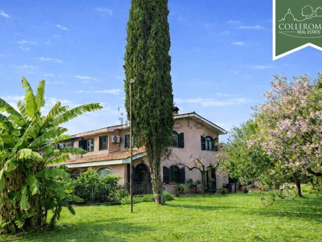 Villetta bifamiliare in vendita di 450 m² in Via Tiberina, 106