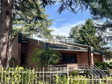 Villetta bifamiliare in vendita di 450 m² in Via Valle Balbiana, 25