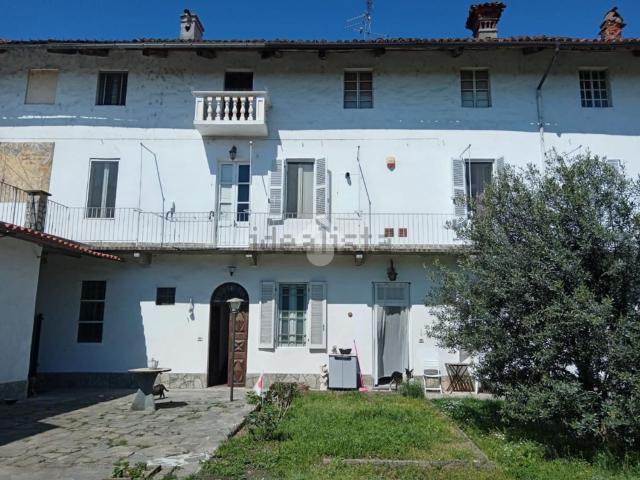 Villetta bifamiliare in vendita di 450 m² in Via Villafranca, 39
