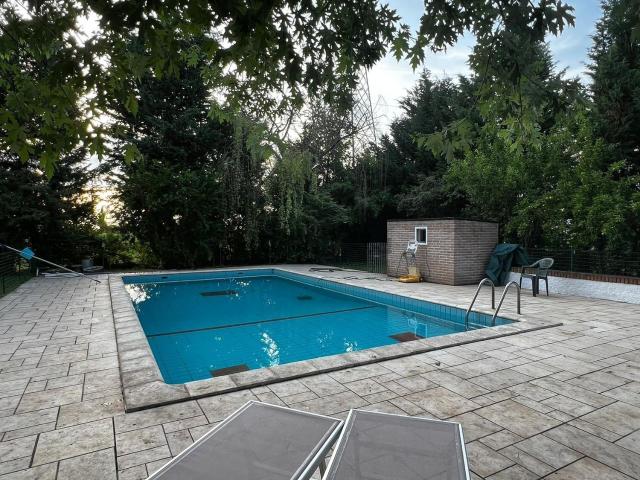 Villetta bifamiliare in vendita di 450 m² in Via Alessandro Volta