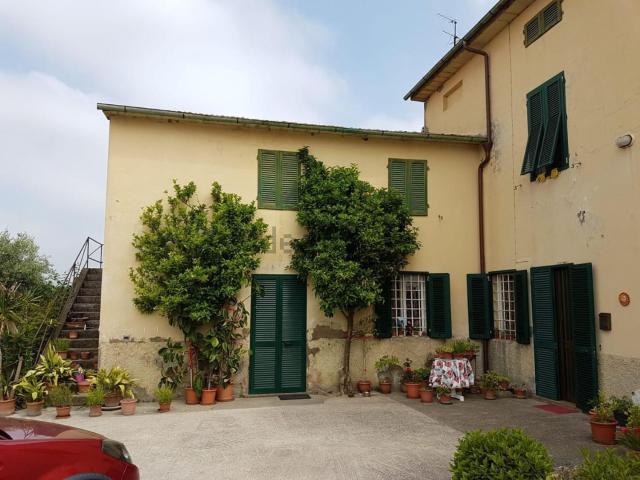 Villetta bifamiliare in vendita di 450 m² in Via Antonio Gramsci, 2