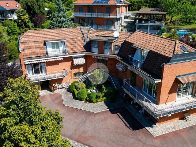 Villetta bifamiliare in vendita di 450 m² in Via Chiaberge, 84