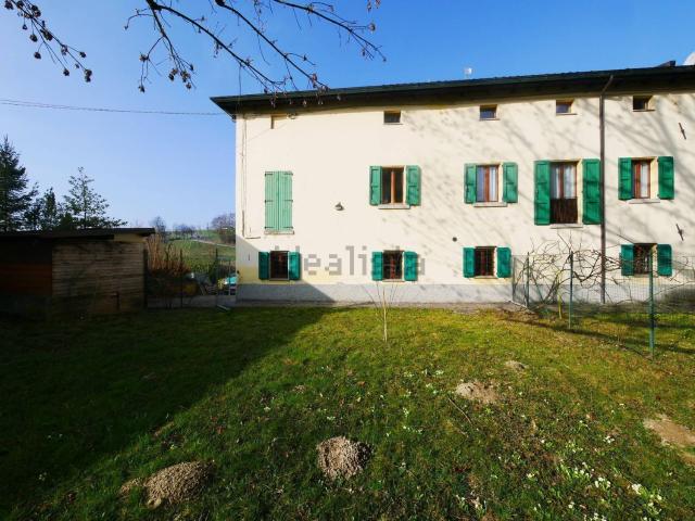 Villetta bifamiliare in vendita di 450 m² in Via Selva