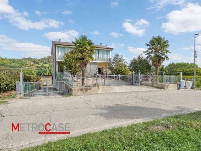 Villetta bifamiliare in vendita di 450 m²