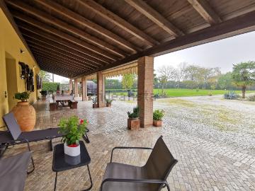 Villetta bifamiliare in vendita di 452 m² in Strada Mulattiera Inferiore
