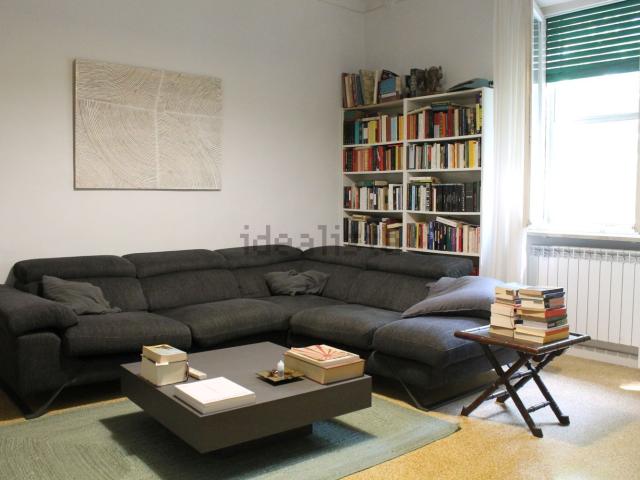 Villetta bifamiliare in vendita di 452 m² in Viale Verdi