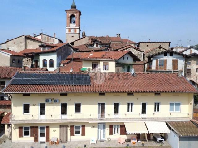 Villetta bifamiliare in vendita di 456 m² in Via Asilo, 17