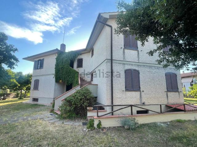 Villetta bifamiliare in vendita di 456 m²