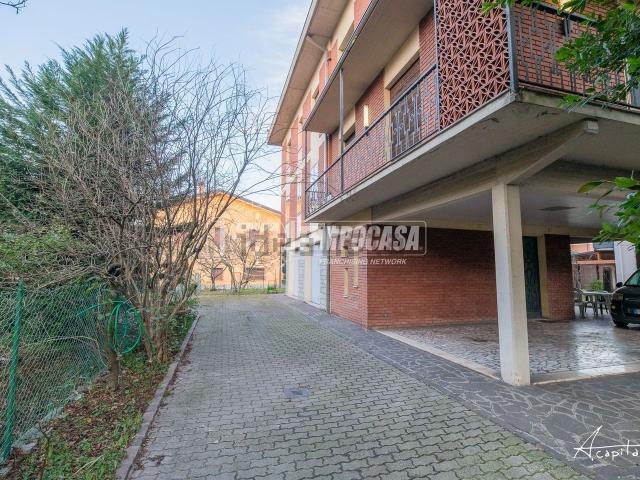 Villetta bifamiliare in vendita di 461 m² in Viale dell&apos Indipendenza, 62