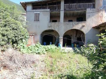 Villetta bifamiliare in vendita di 470 m² in Via San Antonio, 10