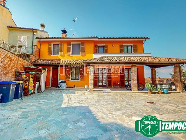 Villetta bifamiliare in vendita di 471 m²